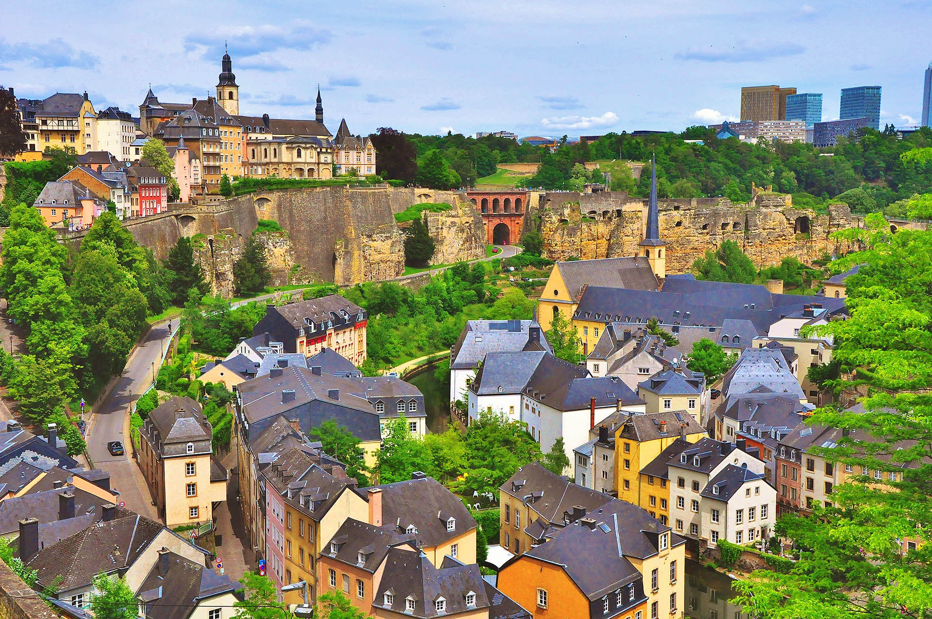 POURQUOI LE LUXEMBOURG?